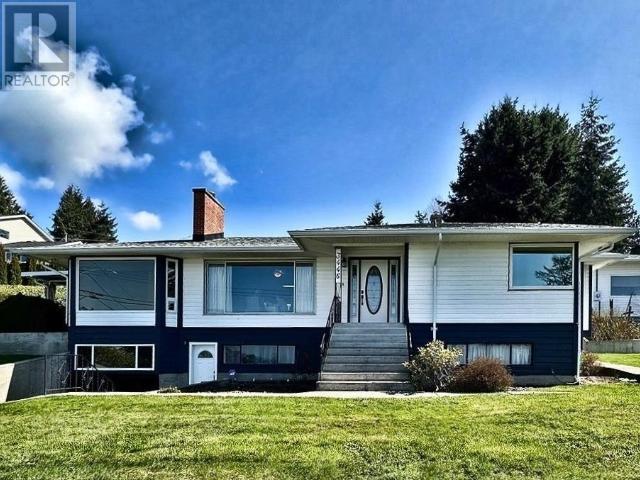 3446 Marine Ave, Powell River, BC V8A 2H2
