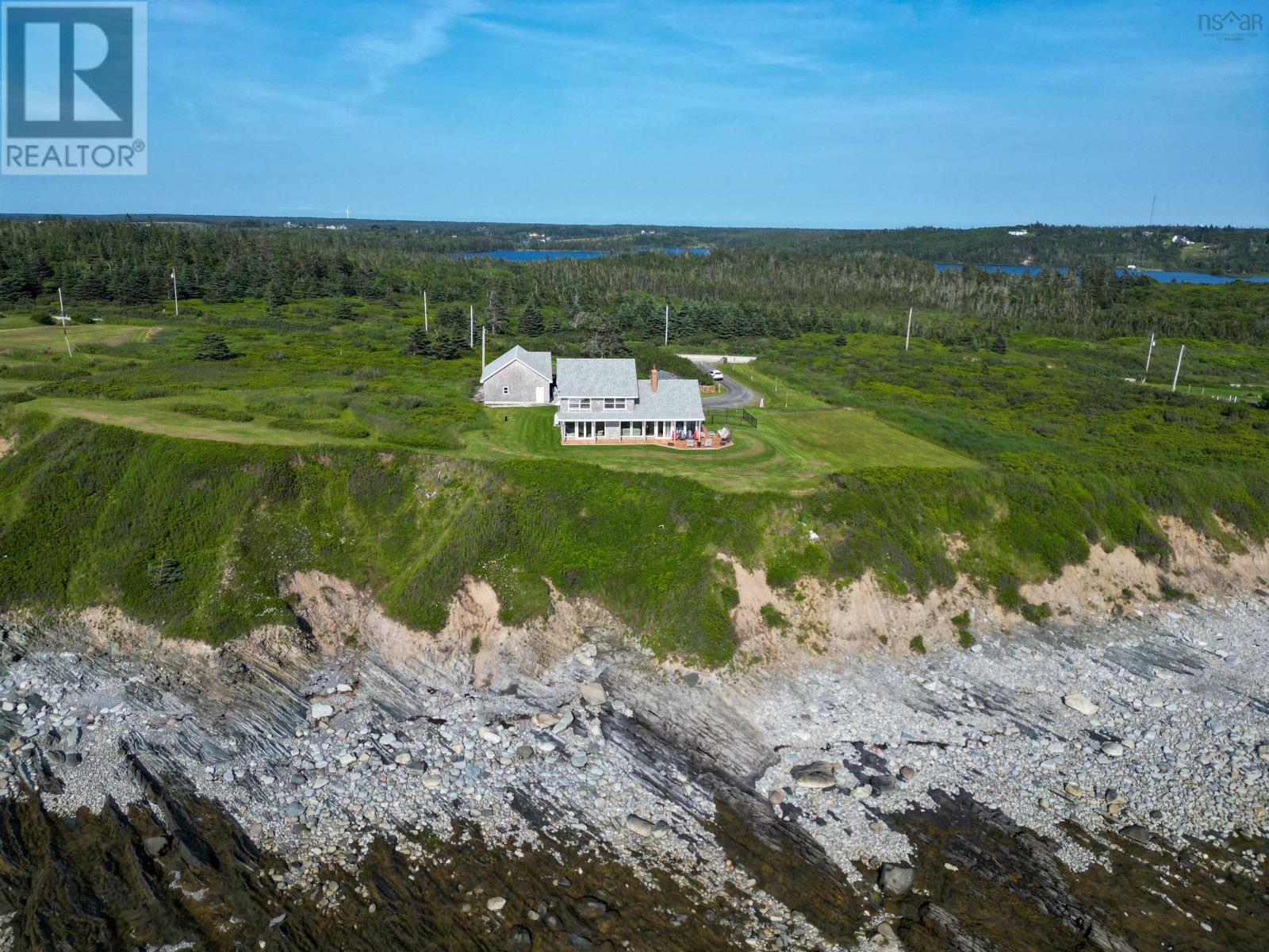 2435 Main Shore Rd, Yarmouth, NS B5A 4A5