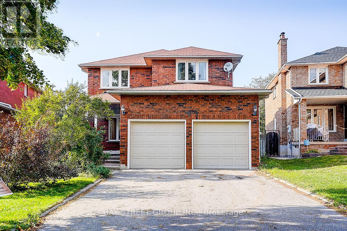 8 Muster Ct, Markham, ON L3R 9G5