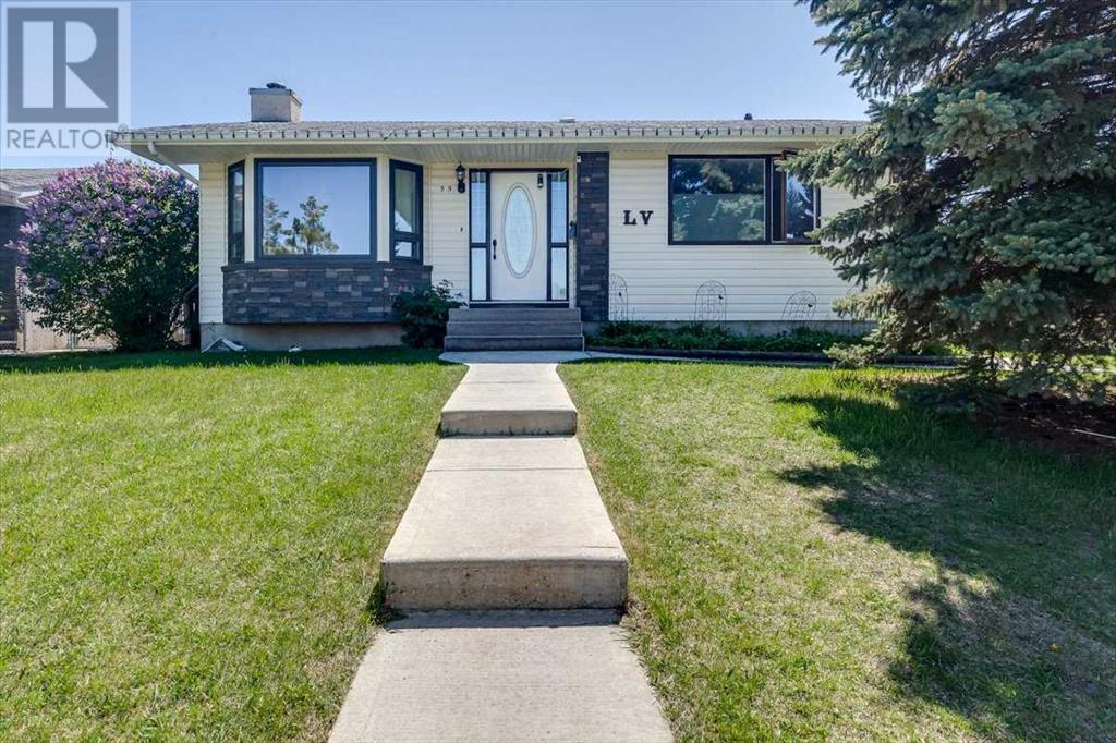 55 Horn Cres, Red Deer, AB T4N 5Y8