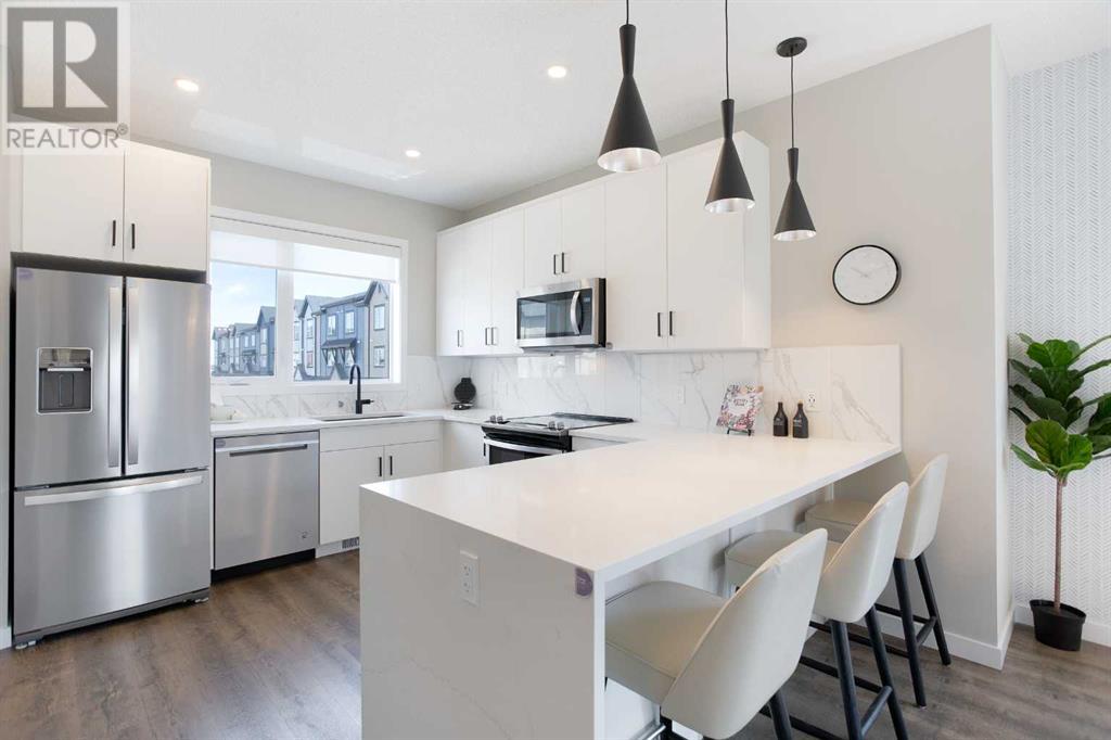 896 Belmont Dr SW, Calgary, AB T2X 0C6