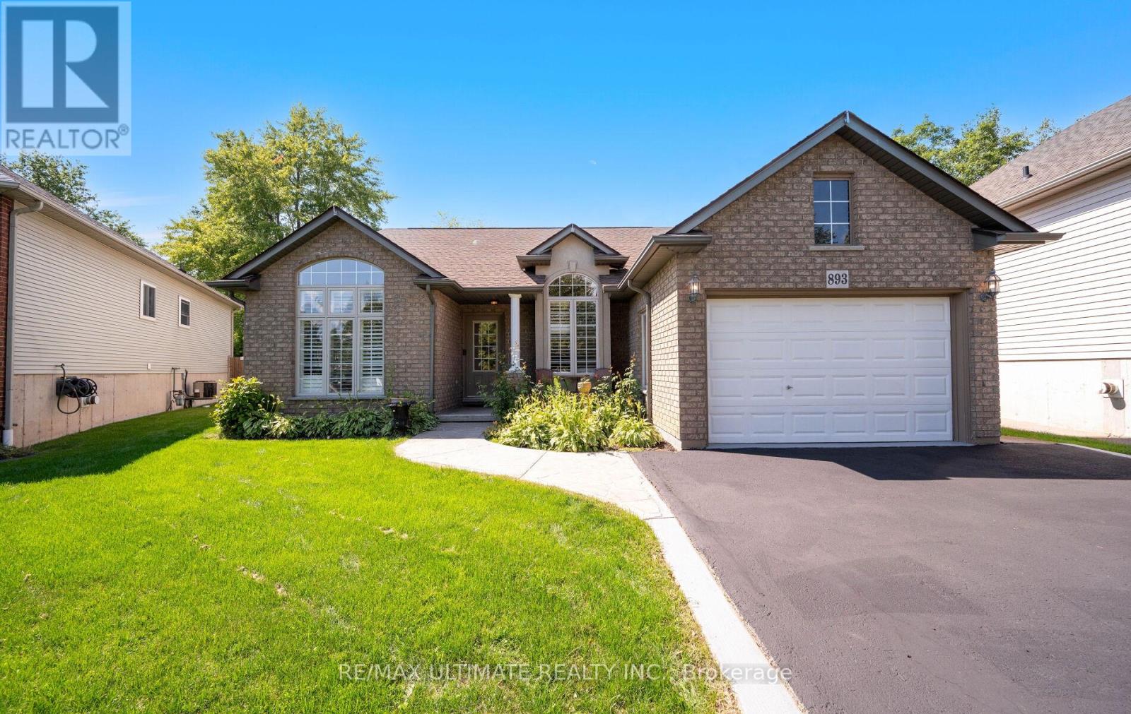 893 Canada Dr, Fort Erie, ON L2A 6B7