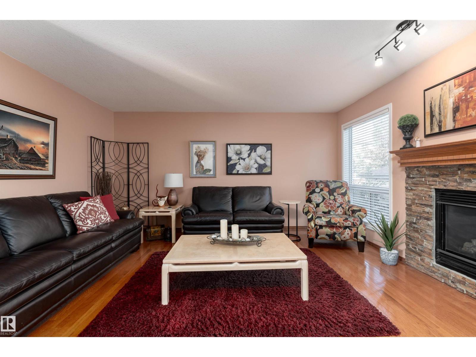 735 Balfour Cl NW, Edmonton, AB T5T 6H7
