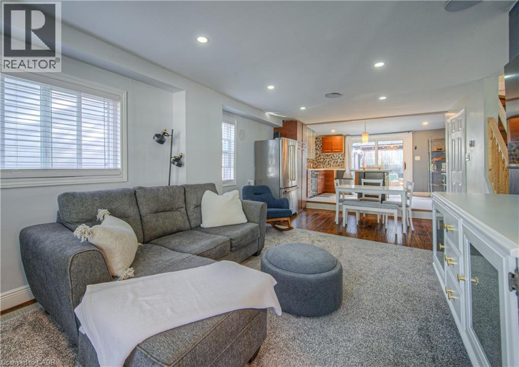 12 Jones St, Hamilton, ON L8G 3H8