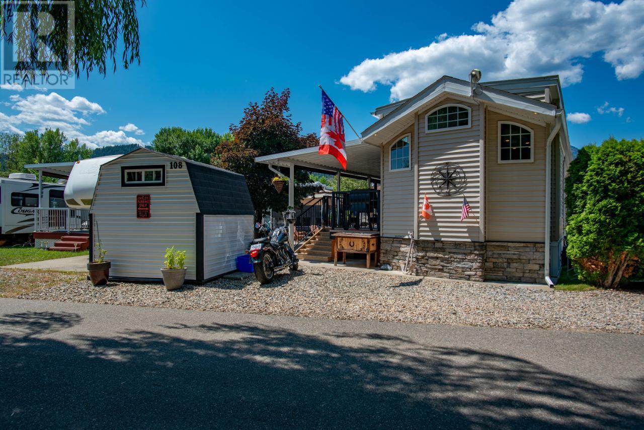 1835 Bakery Frontage Road Unit 108, Christina Lake, BC V0H 1E0