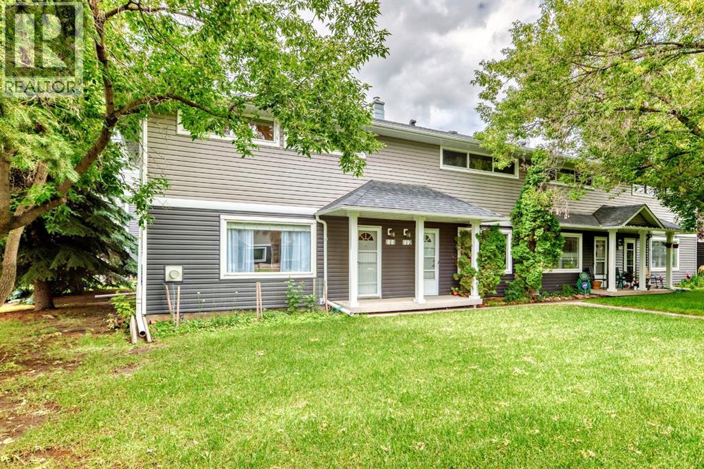 111 Regal Park NE, Calgary, AB T2E 0S6