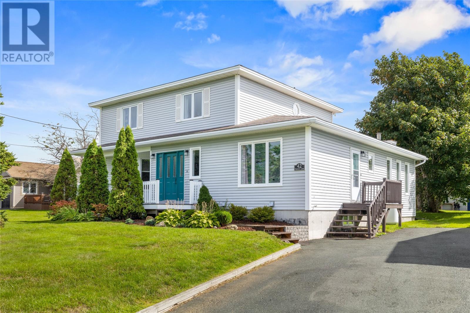 42 Mahons Ln, Torbay, NL A1K 1A6