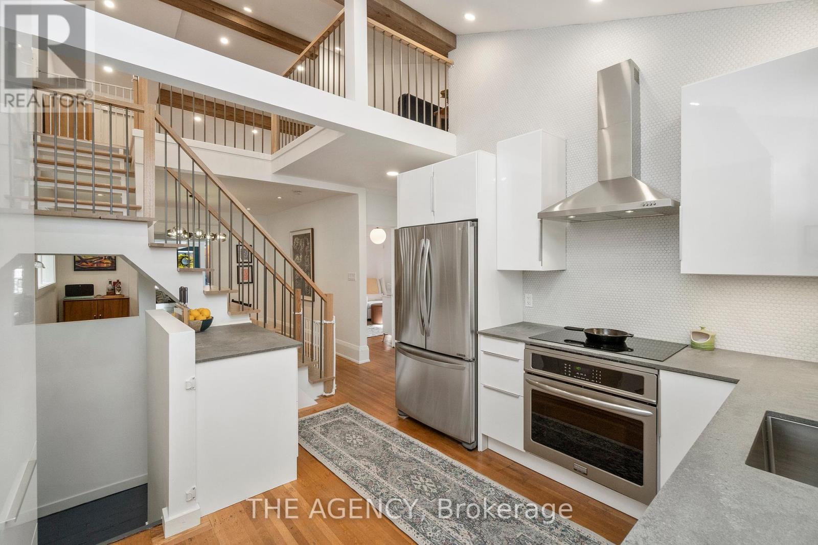 172 Brookside Dr, Toronto, ON M4E 2M4