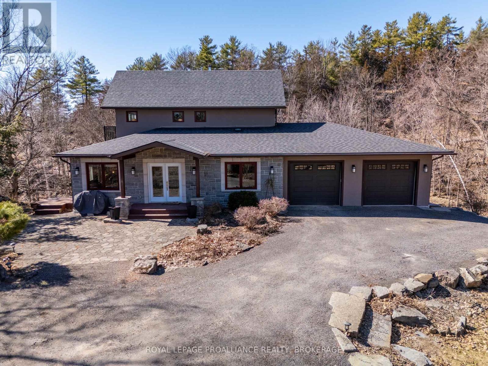 7955 Perth Rd, South Frontenac, ON K0H 2L0