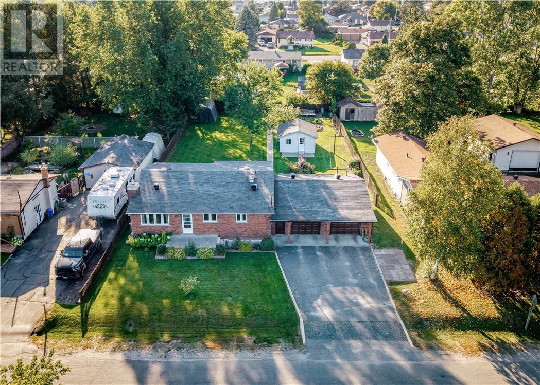 4295 Theresa Ave, Hanmer, ON P3P 1N4