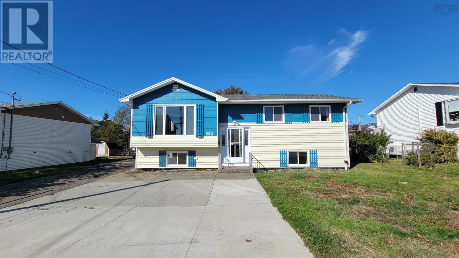 352 Pleasant St, Yarmouth, NS B5A 2L2