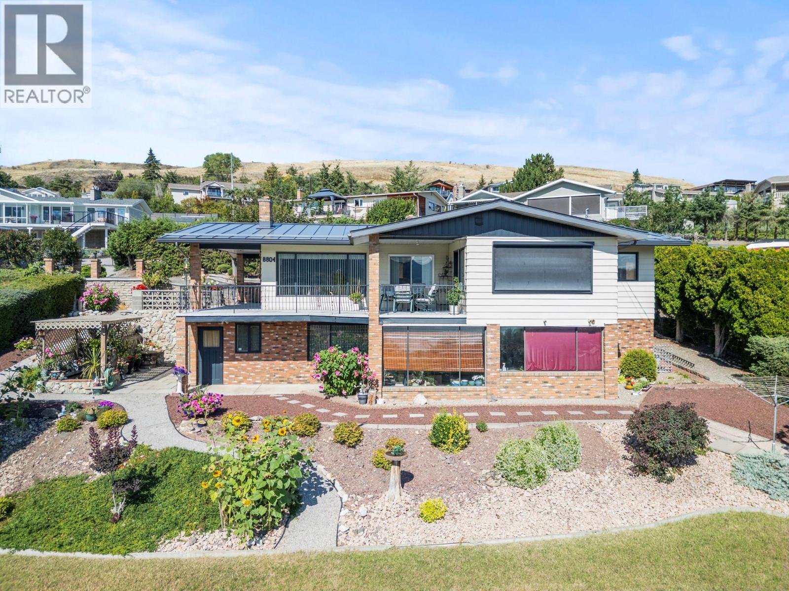 8804 Fitzmaurice Ln, Coldstream, BC V1B 1X4