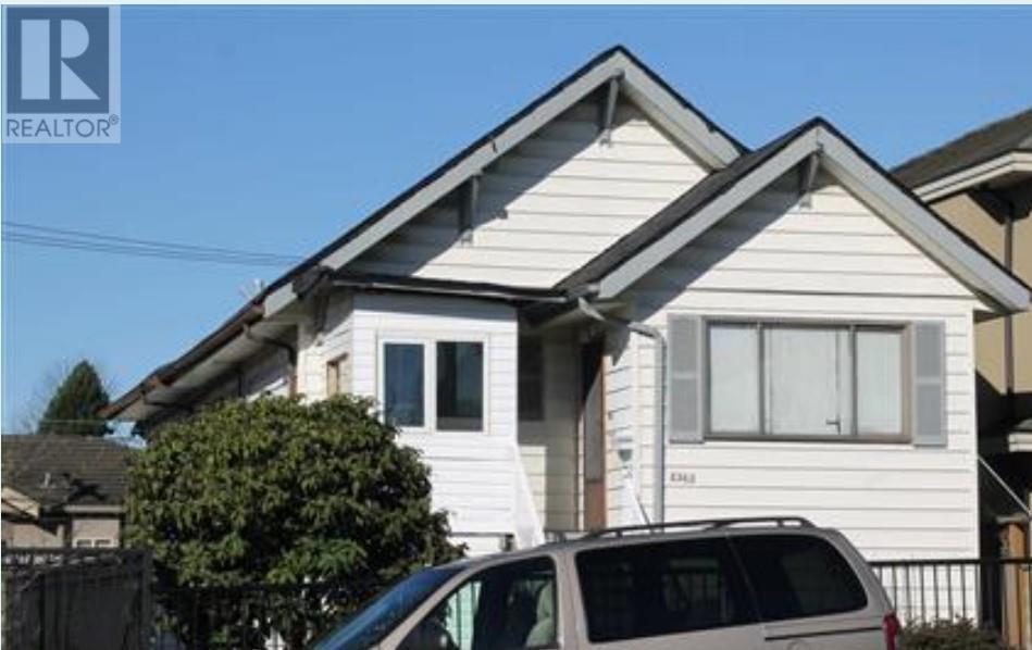 2365 Renfrew St, Vancouver, BC V5M 3J8