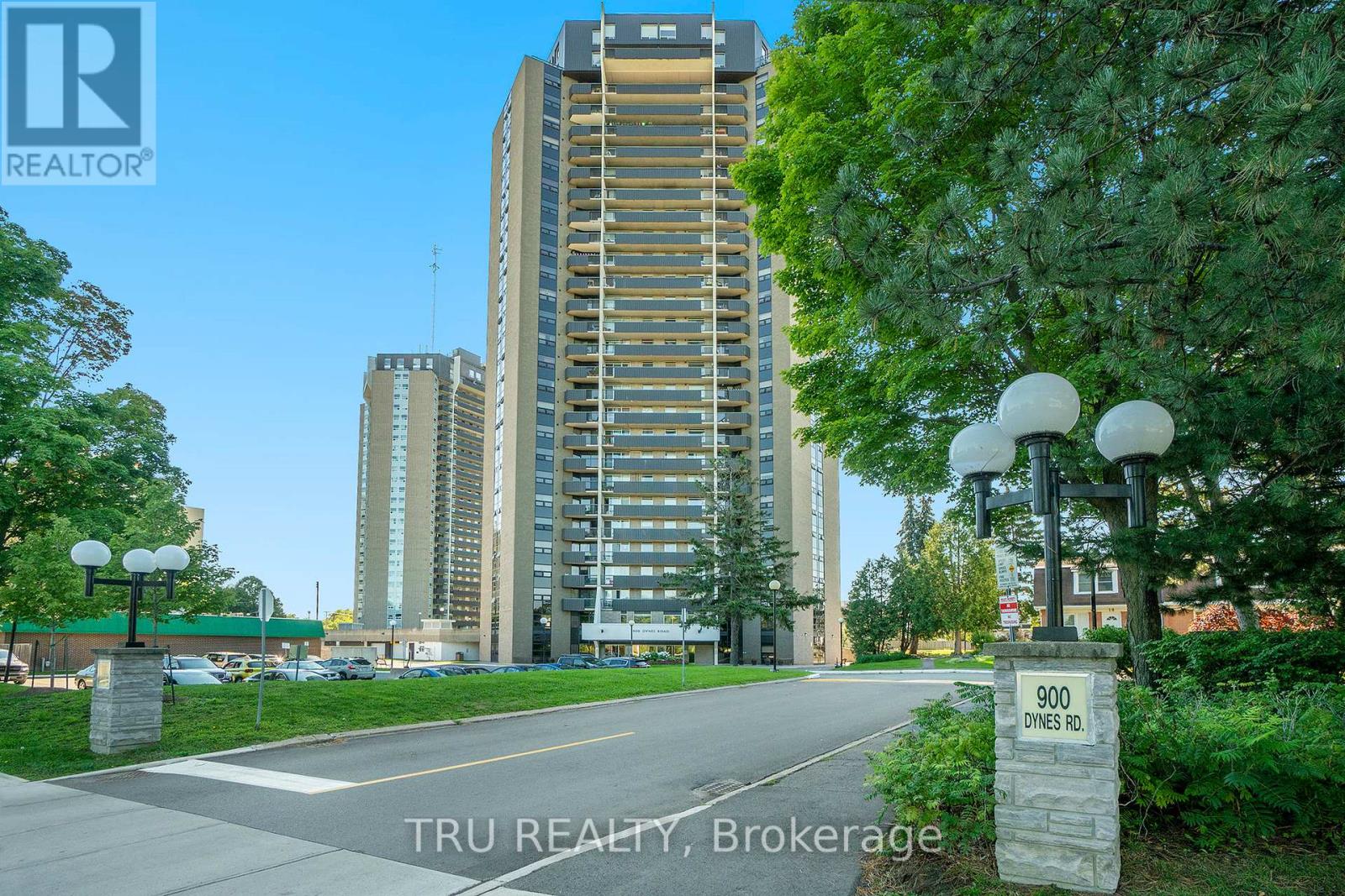 900 Dynes Road #ph8, Ottawa, ON K2C 3L6