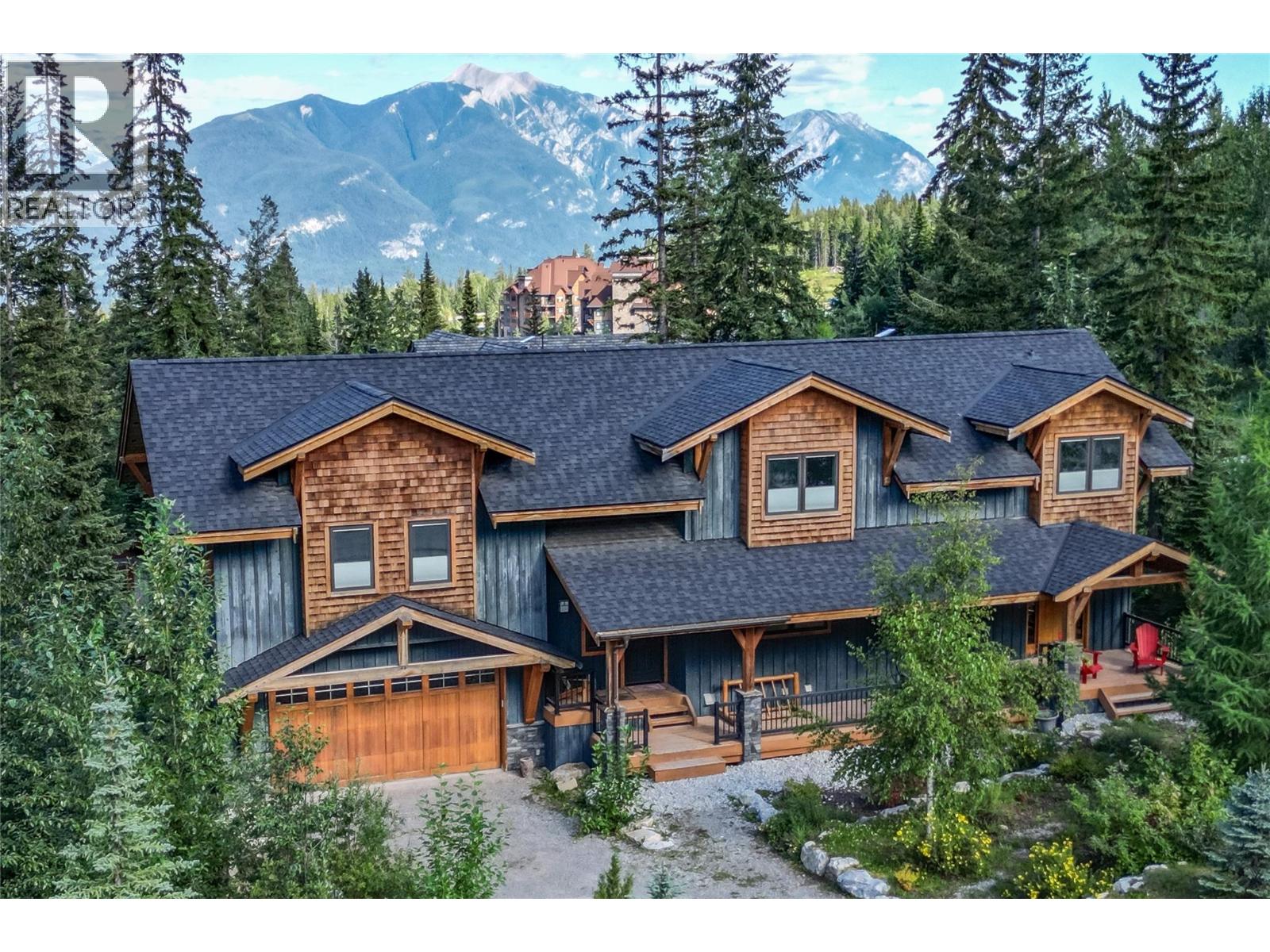 1590 Golden Ave, Golden, BC V0A 1H0