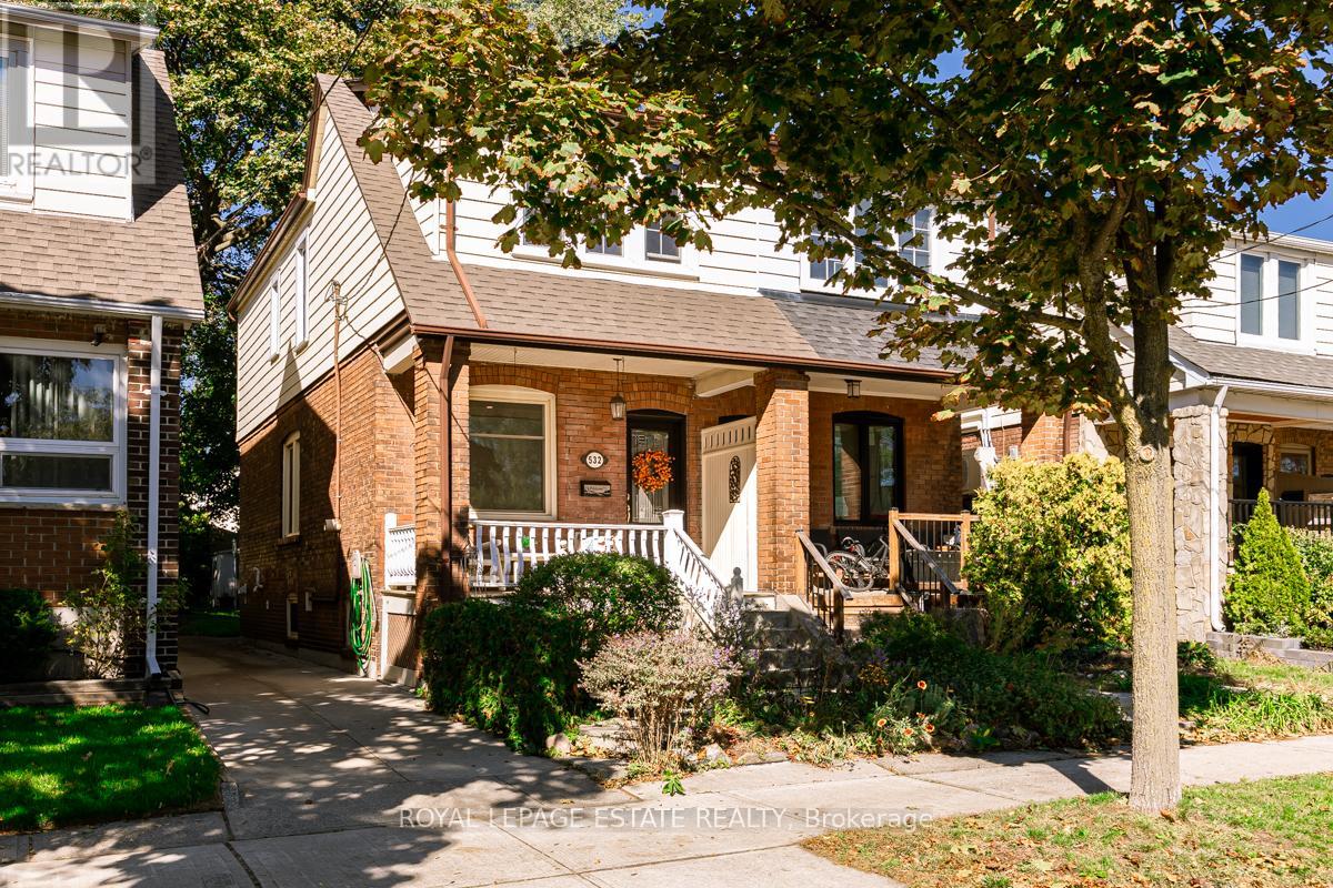 532 Glebeholme Blvd, Toronto, ON M4C 1V4