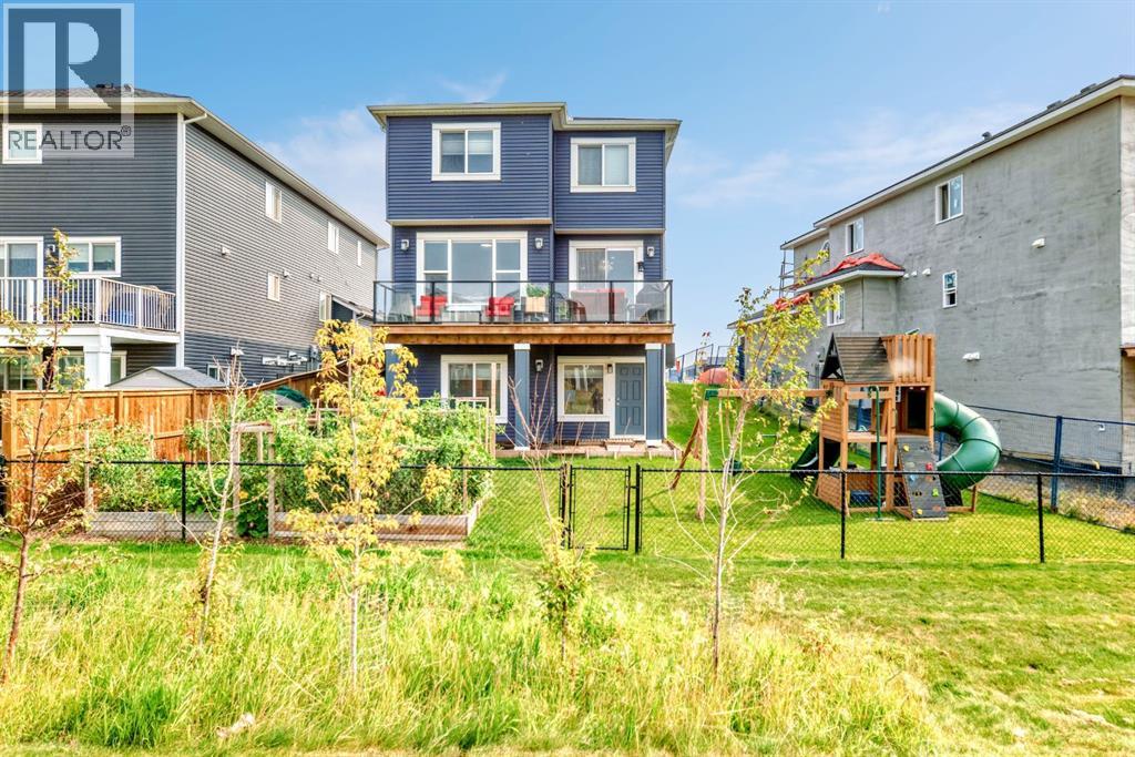 271 Chelsea Heath, Chestermere, AB T1X 2N4