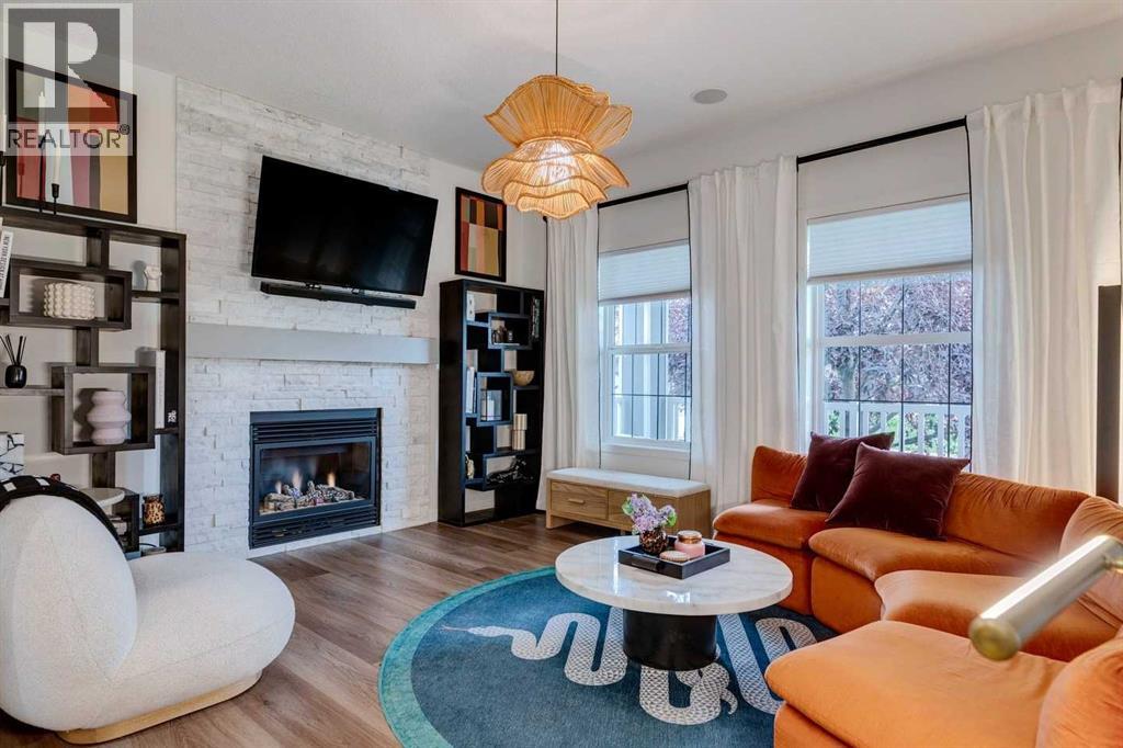 90 Copperpond Hts SE, Calgary, AB T2Z 0W9