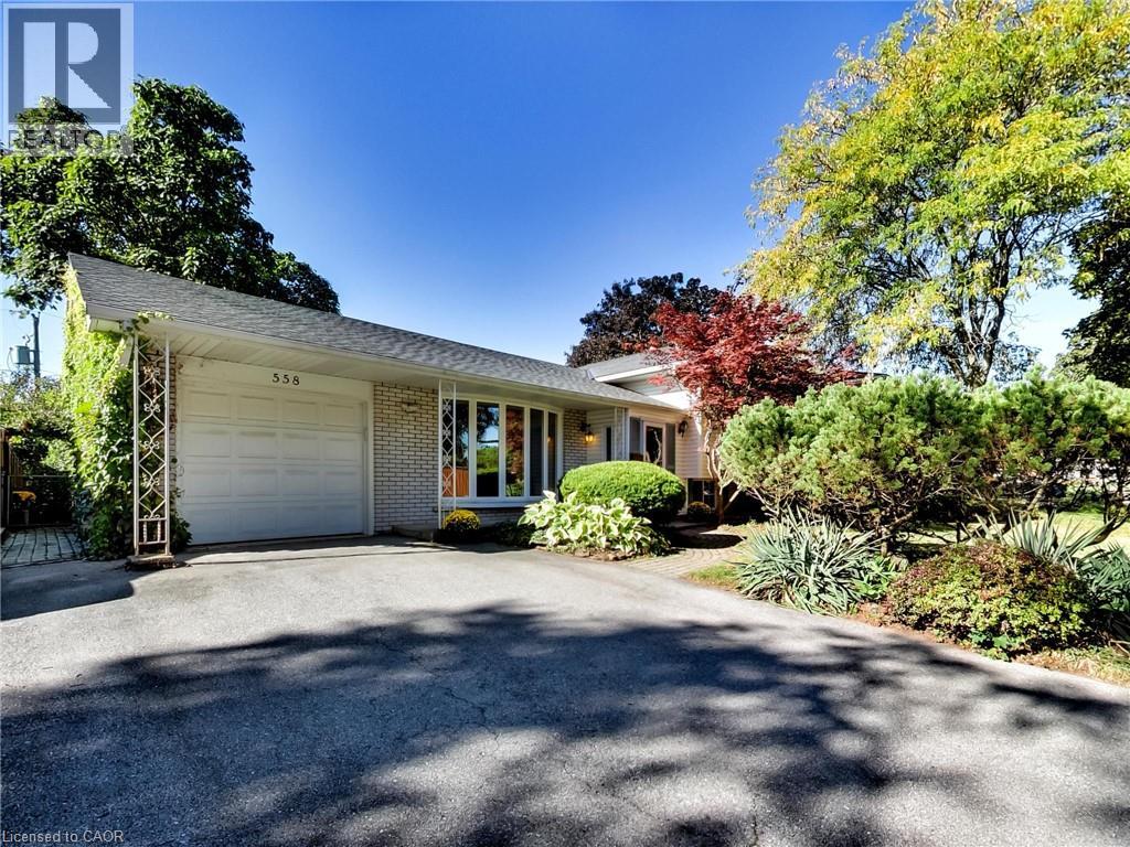 558 Parkside Cres, Burlington, ON L7L 4G9