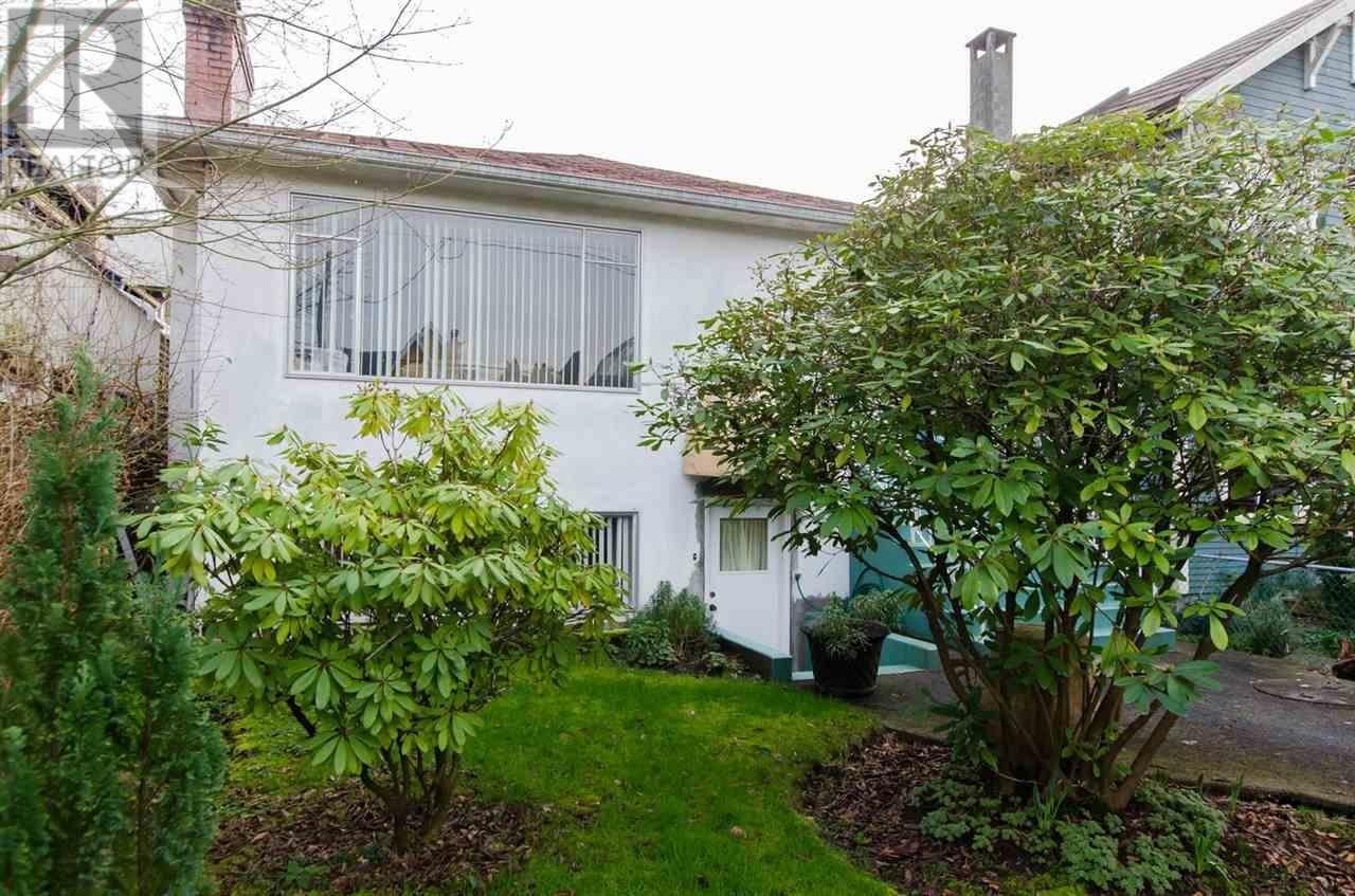 3514 W 8th Ave, Vancouver, BC V6R 1Y7
