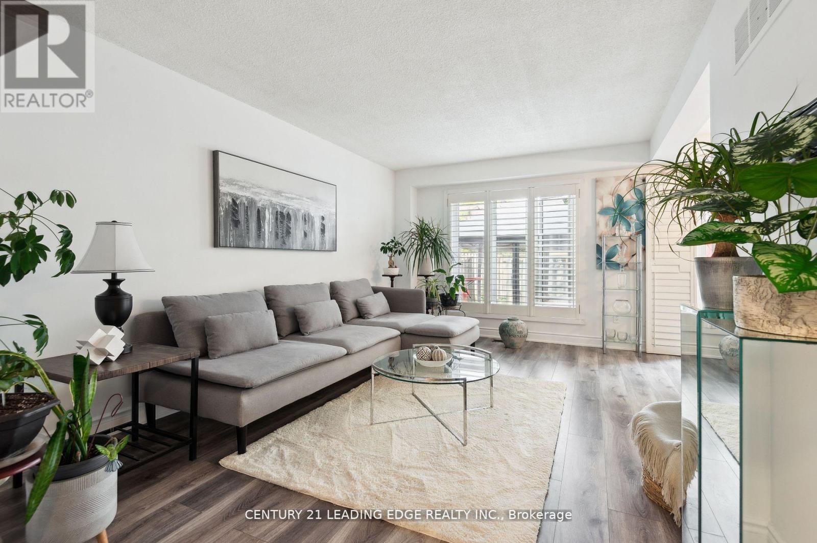 150 4662 Kingston Rd, Toronto, ON M1E 4Y7