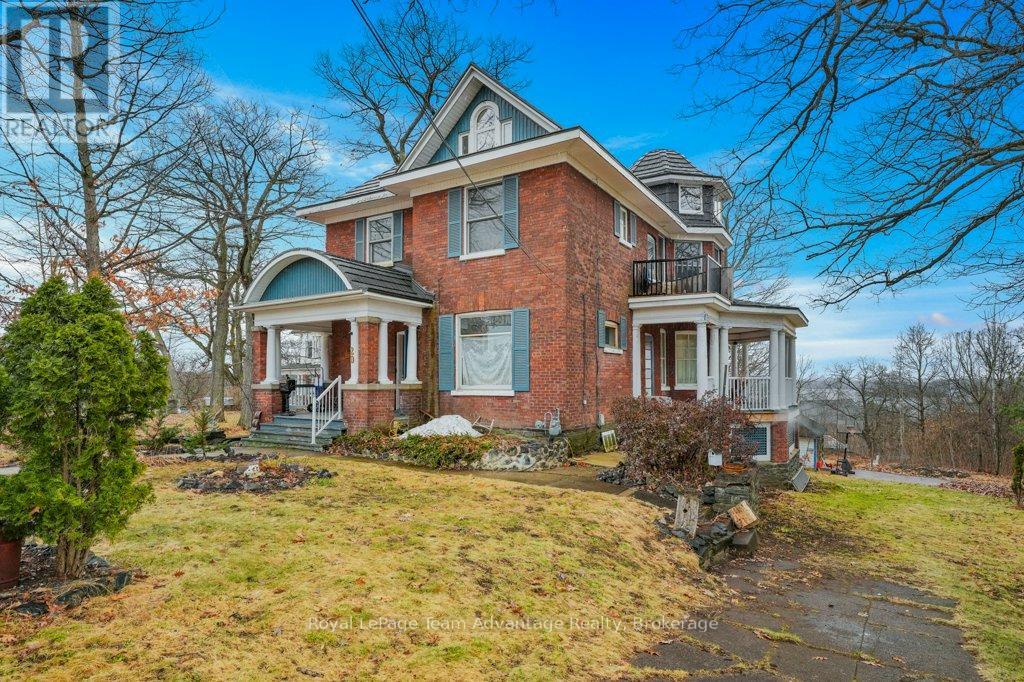 20 Belvedere Ave, Parry Sound, ON P2A 2A1