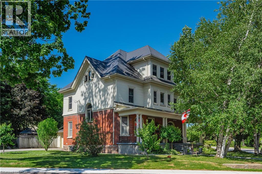 415 Wallace Ave N, North Perth, ON N4W 1L5