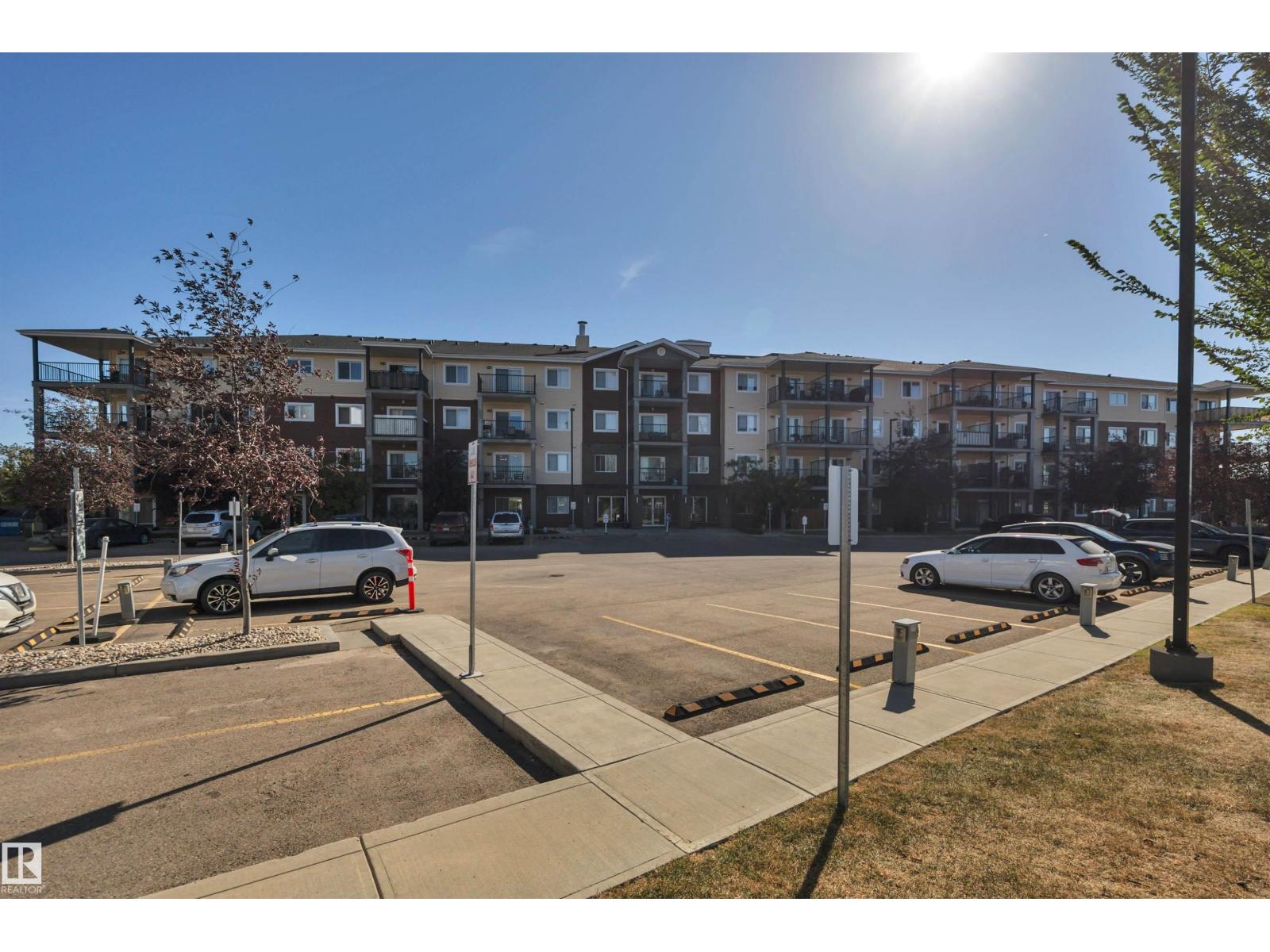 7711 71 Street Northwest #114, Edmonton, AB T6B 0M3