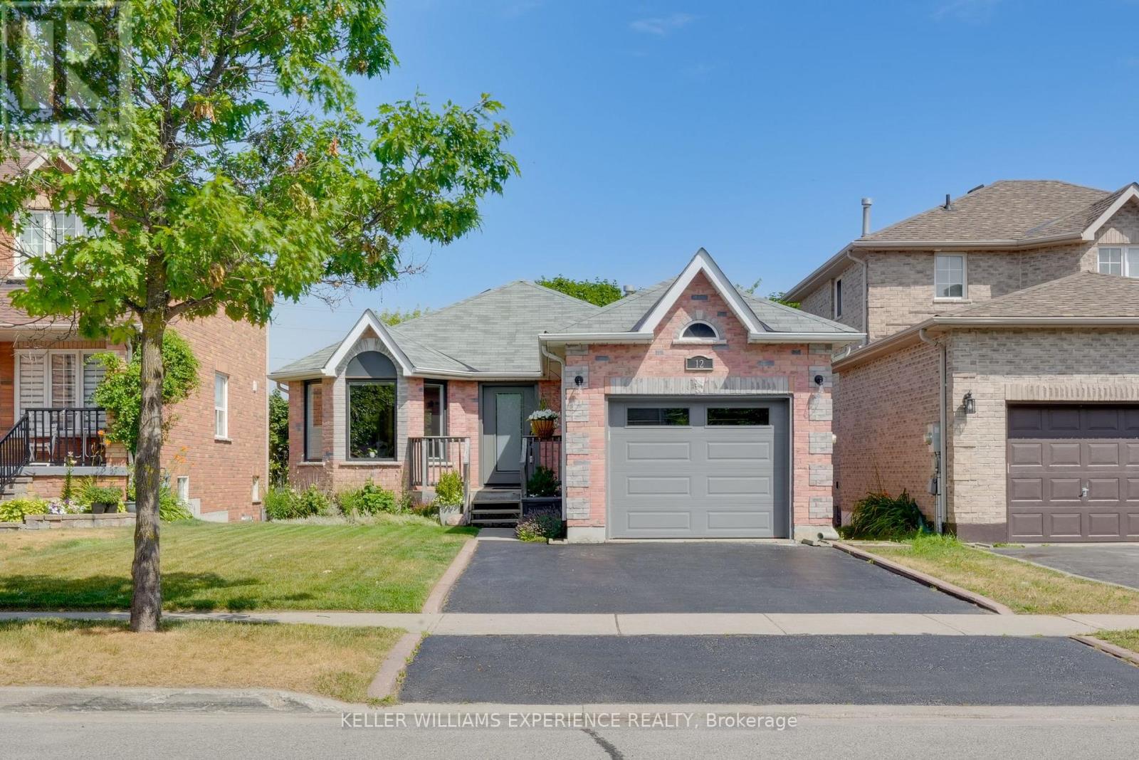 12 Dunnett Dr, Barrie, ON L4N 0H8