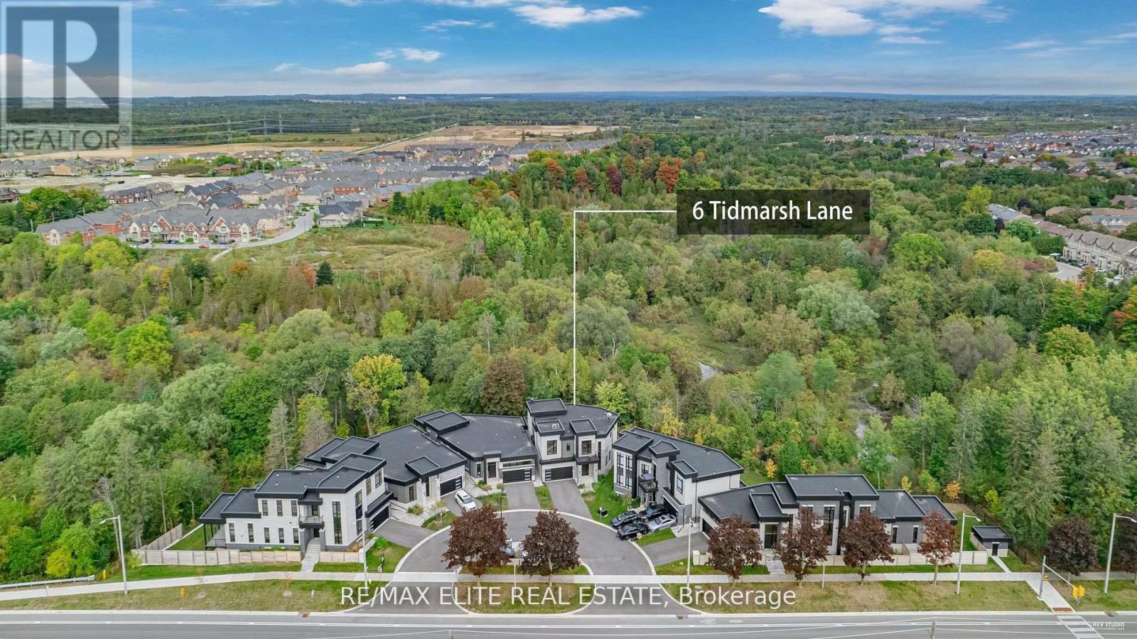 6 Tidmarsh Ln, Ajax, ON L1T 4S1