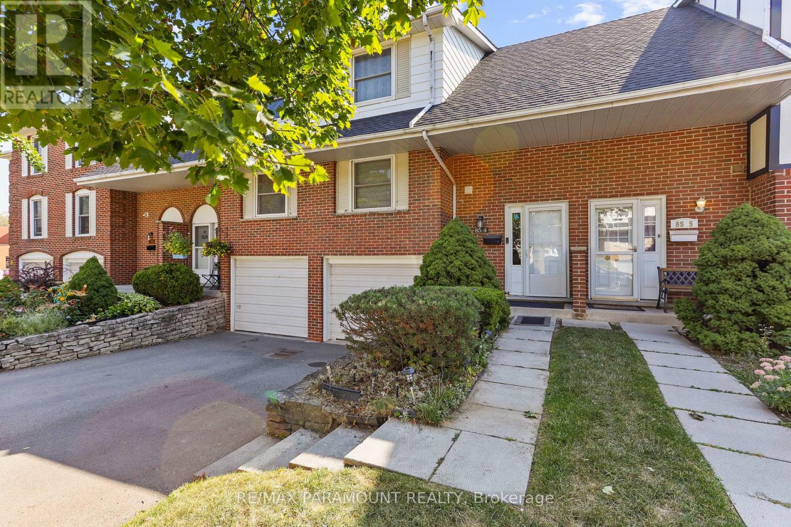4 85 Albright Rd, Hamilton, ON L8K 6H1