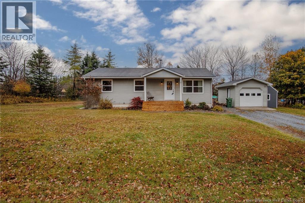 2 Burns Ave, Rothesay, NB E2E 1Y9