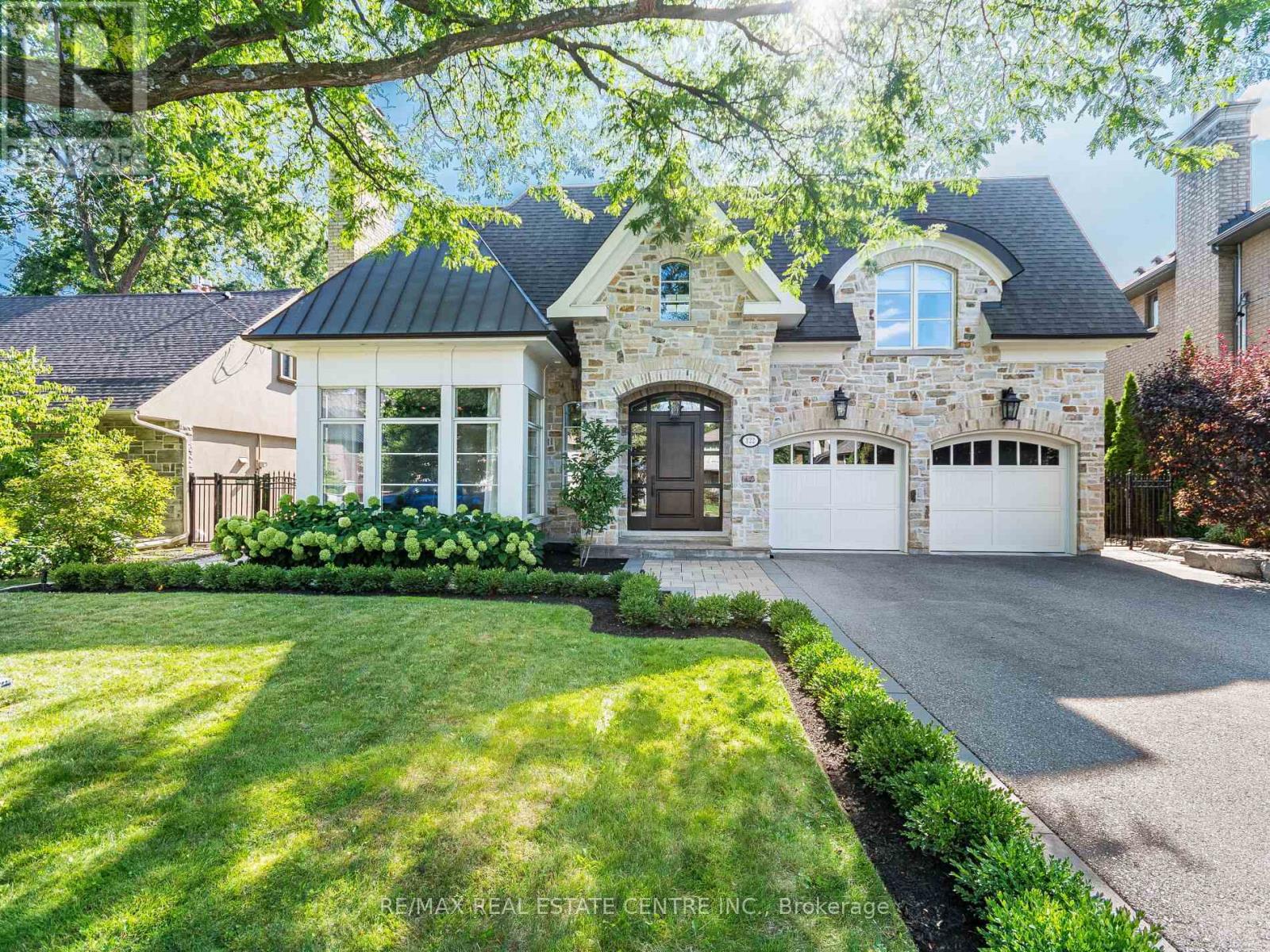 122 Wimbleton Rd, Toronto, ON M9A 3S6