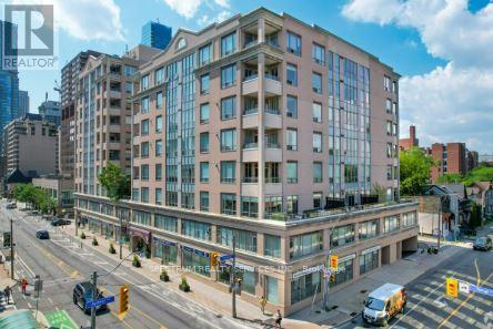205 980 Yonge St, Toronto, ON M4W 3V8