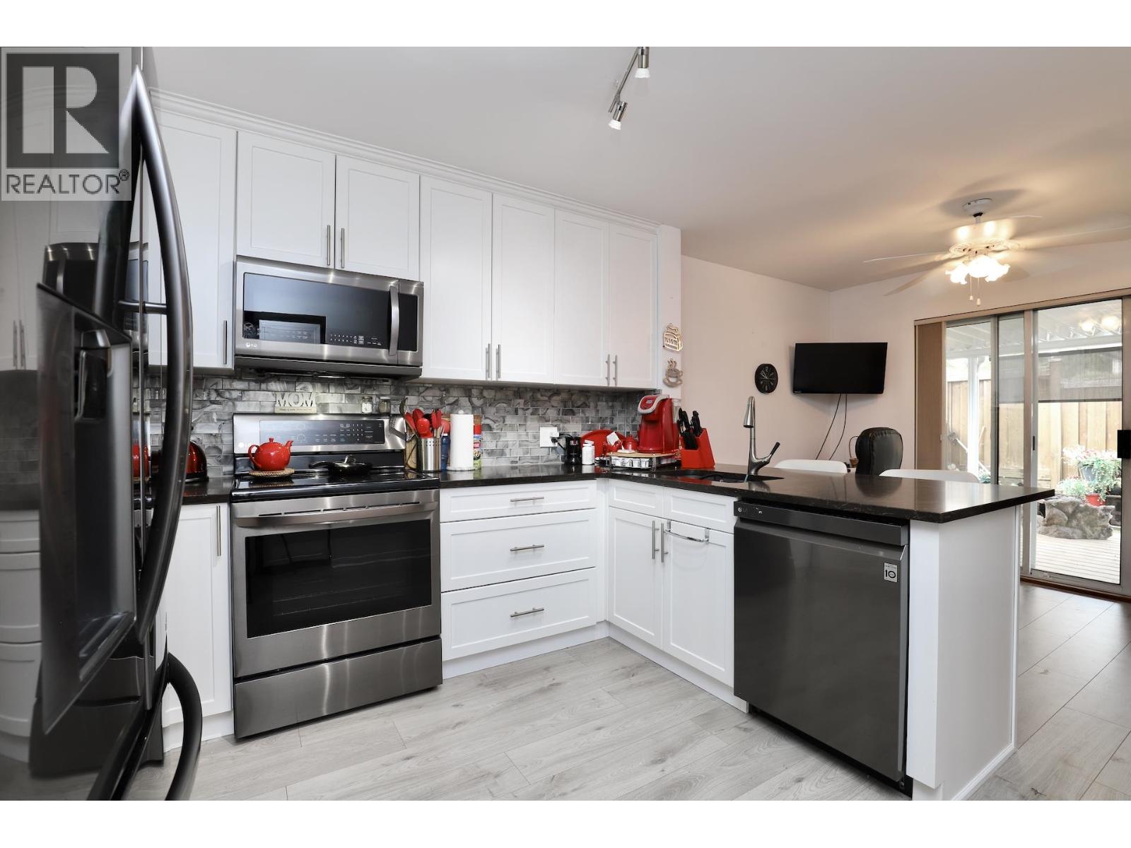 22308 124 Avenue Unit 8, Maple Ridge, BC V2X 0R6