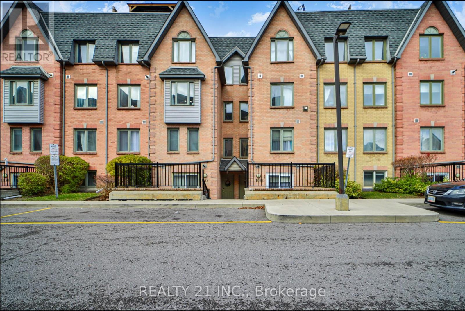 1036 75 Weldrick Rd E, Richmond Hill, ON L4C 0H9
