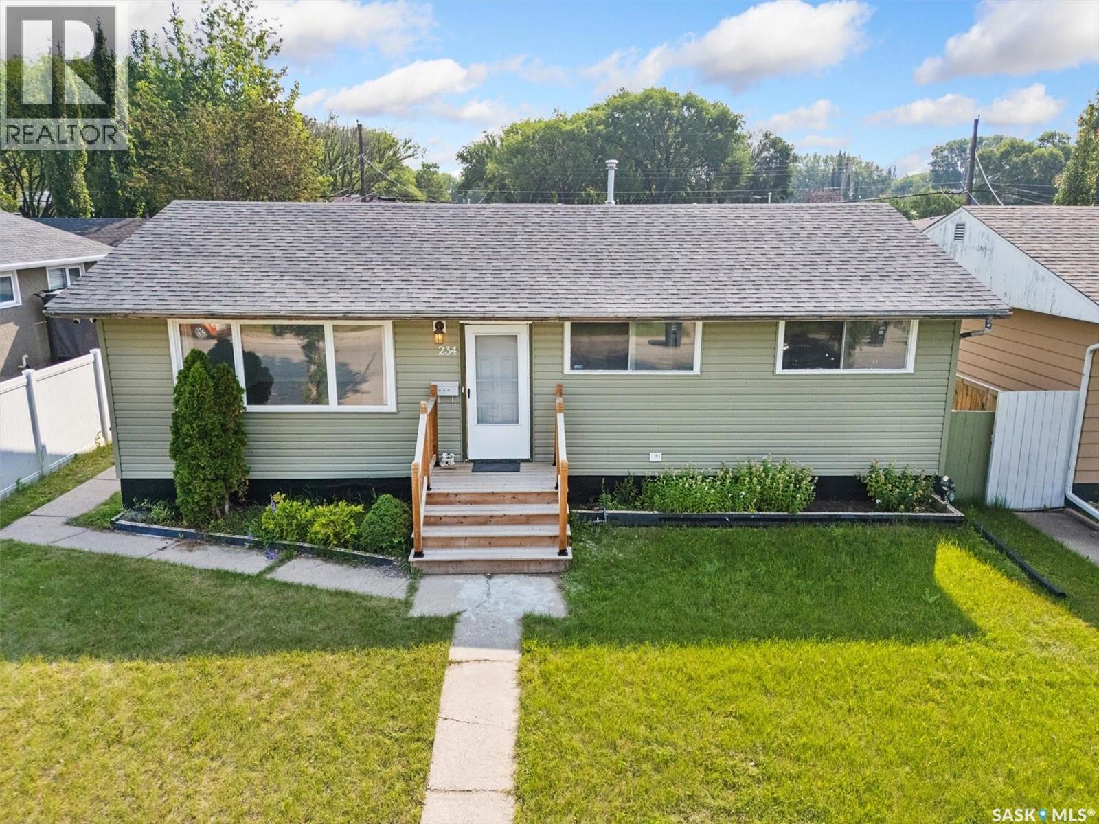 234 Witney Ave N, Saskatoon, SK S7L 3M3