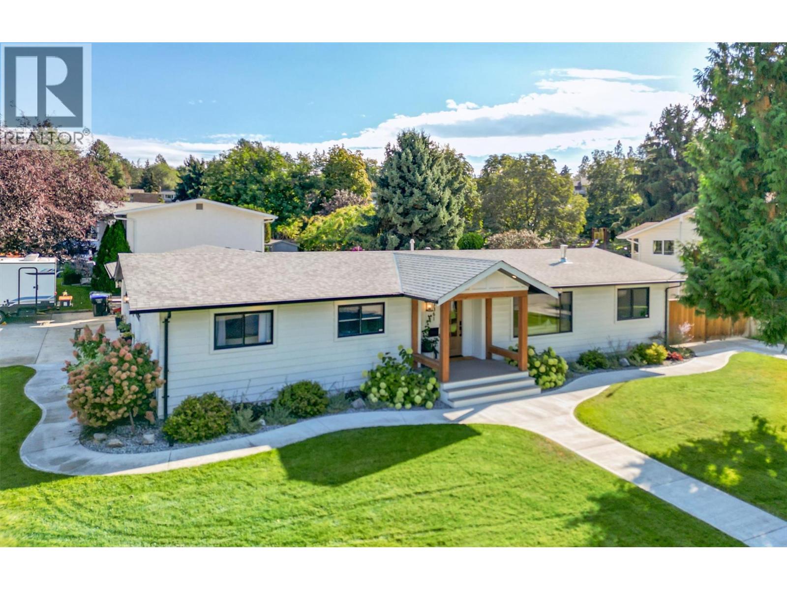 3361 Hall Rd, Kelowna, BC V1W 2V9