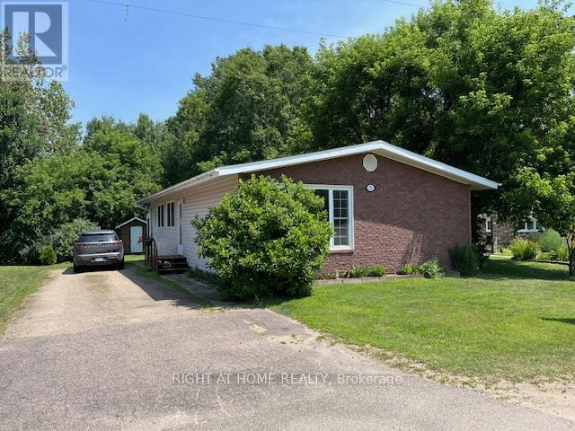72 Kelly St, Madawaska Valley, ON K0J 1B0