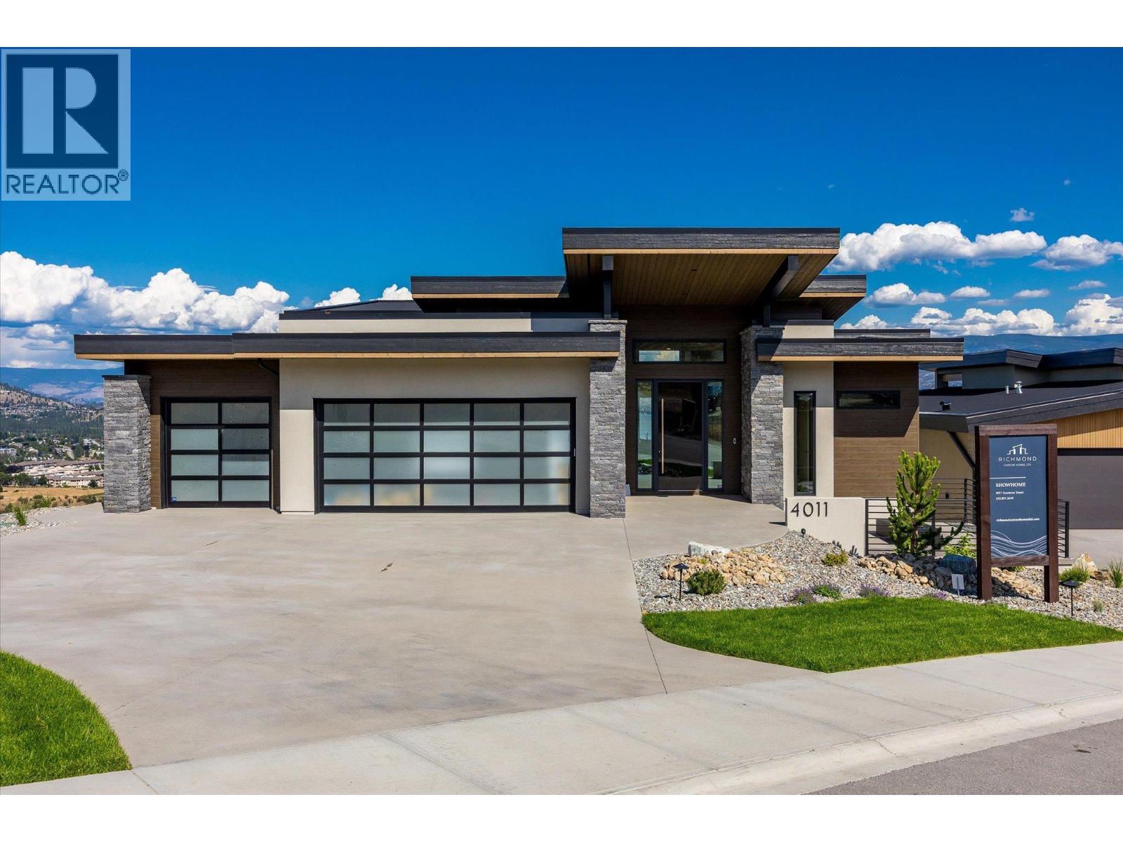 4011 Sunstone St, West Kelowna, BC V4T 2K6