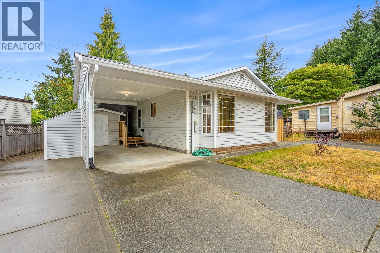 2105 Pemberton Pl, Comox, BC V9M 3P8