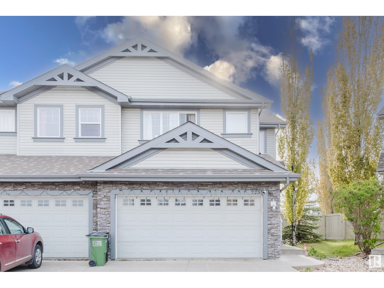 2355 Lemieux Pl NW, Edmonton, AB T6R 0C3