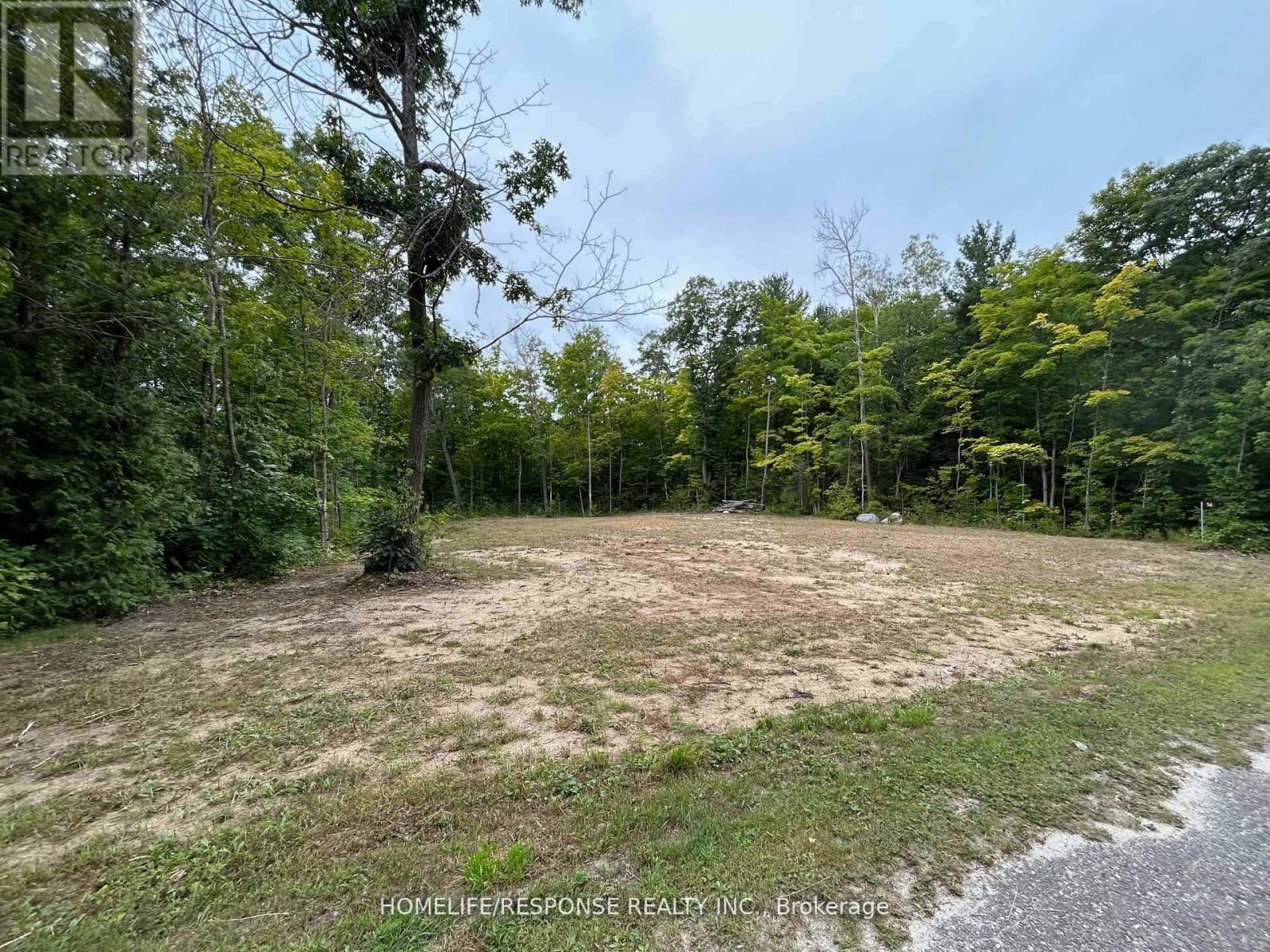 56 Poplar Dr W, Tiny Lafontaine, ON L9M 0J2