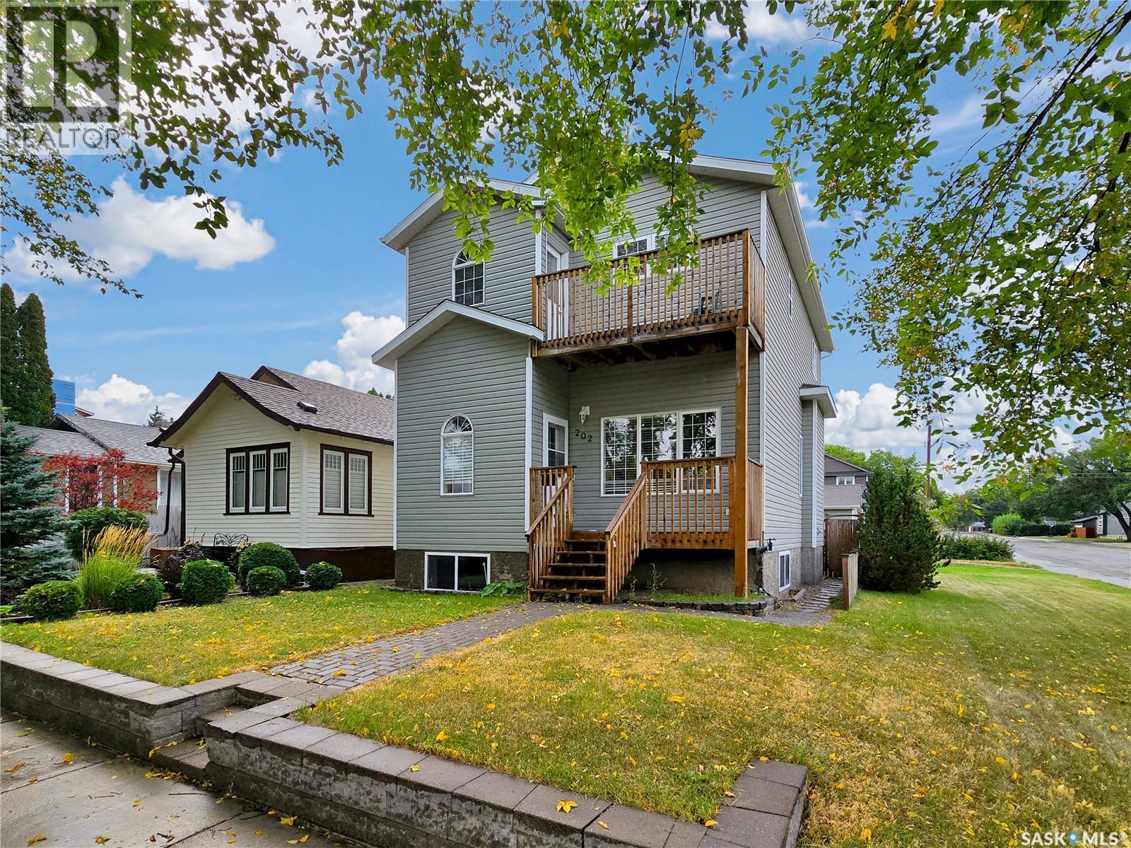 202 2 Street East, Saskatoon, SK S7H 1N6