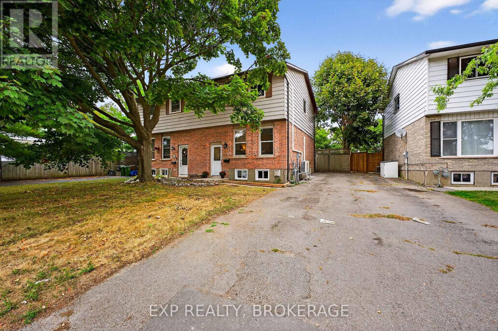 834 Cedarwood Dr, Kingston, ON K7P 1K8