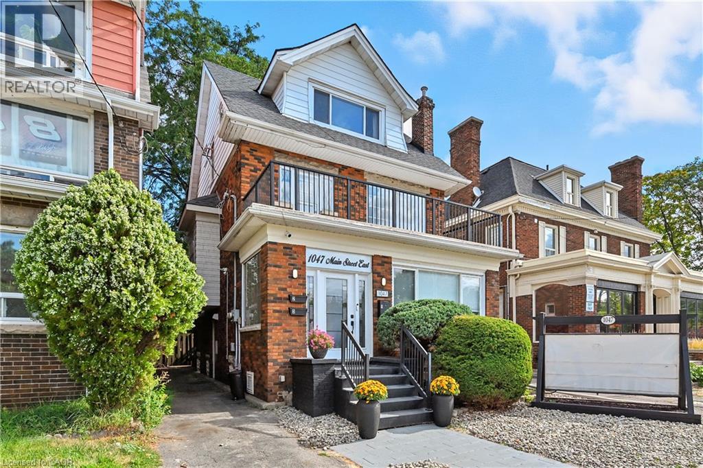 1047 Main St E, Hamilton, ON L8M 1N5
