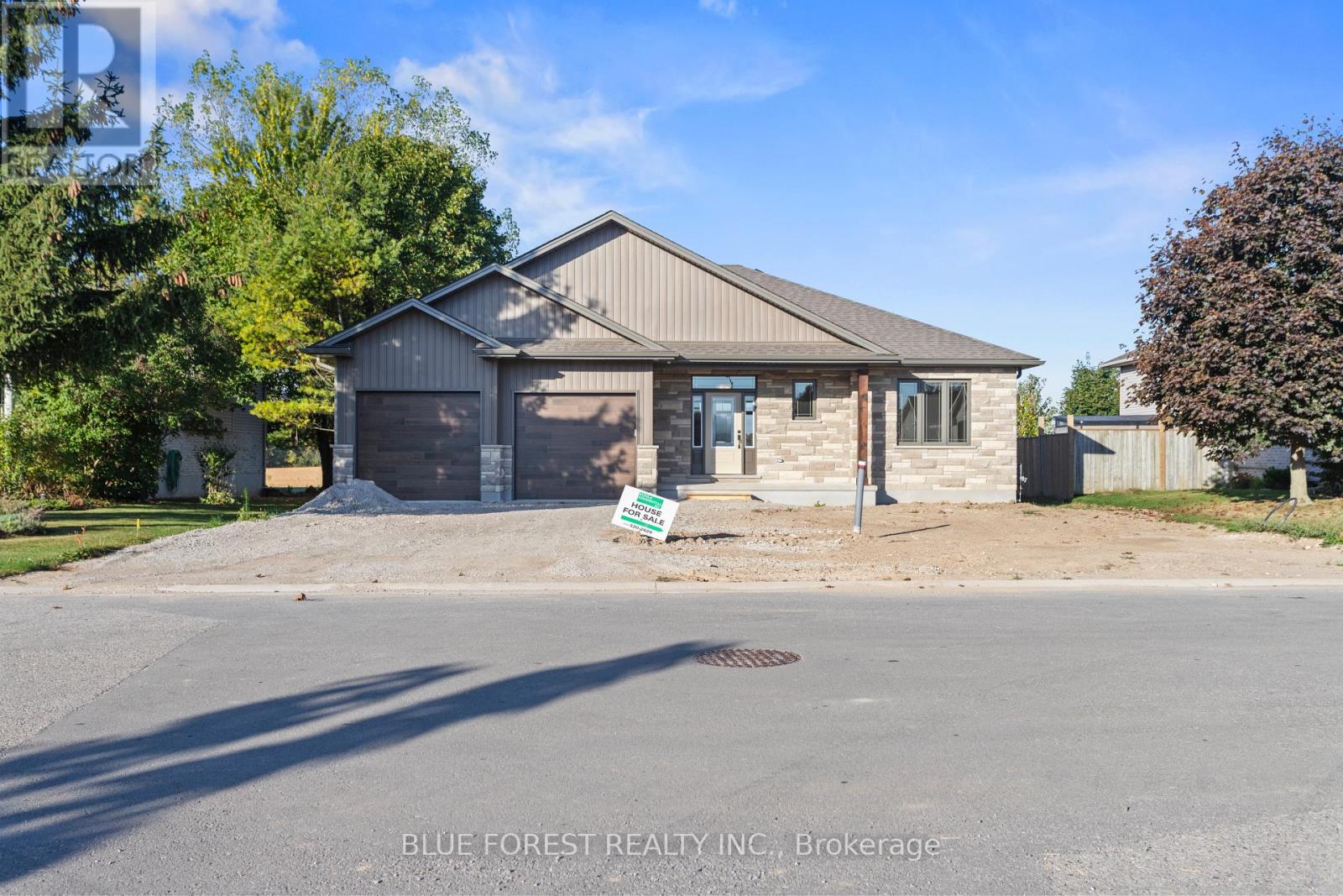 218 Snyders Ave, Central Elgin, ON N0L 1B0