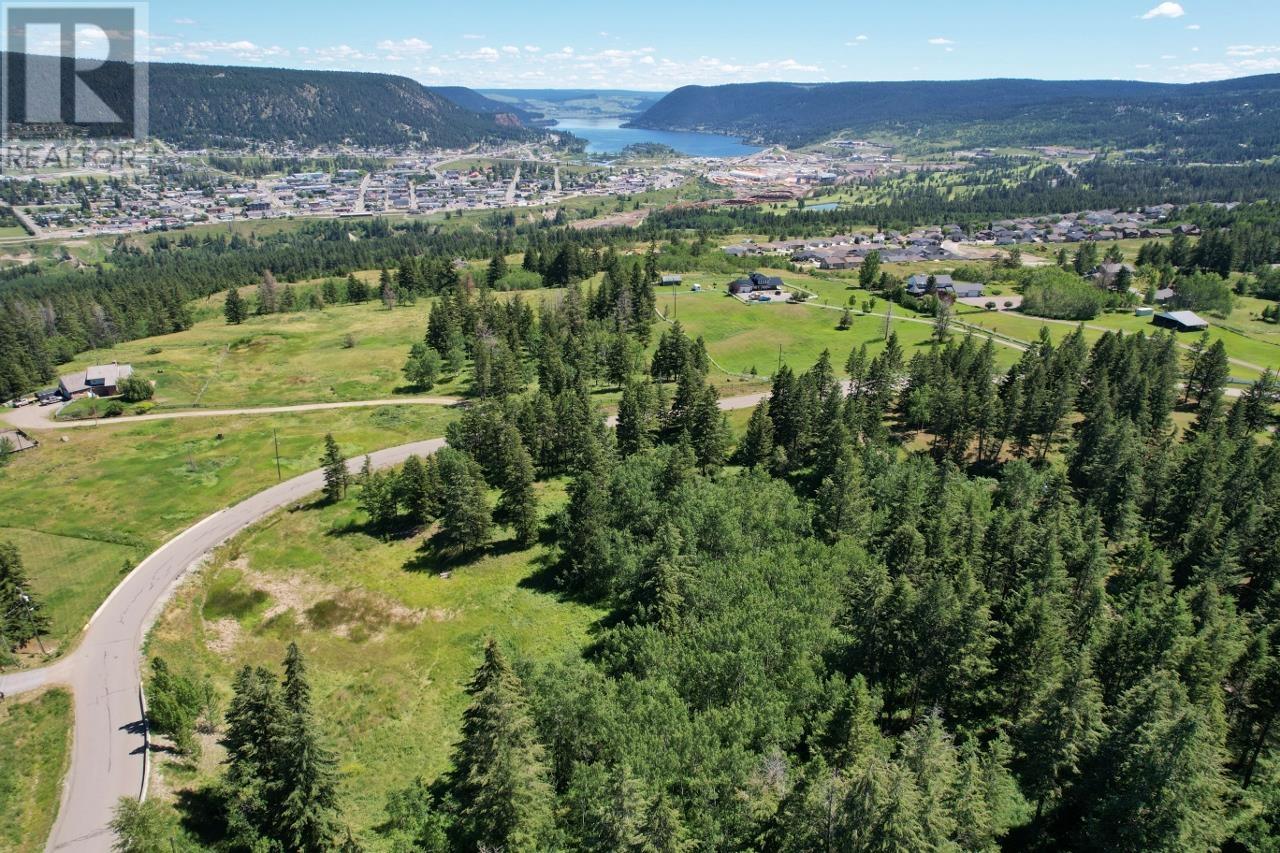 417 Woodland Dr, Williams Lake, BC V2G 4P9