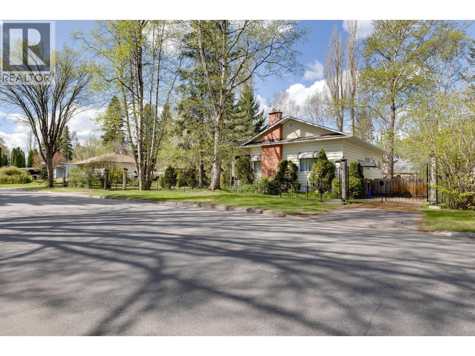 1591 Cedar St, Prince George, BC V2L 1B6
