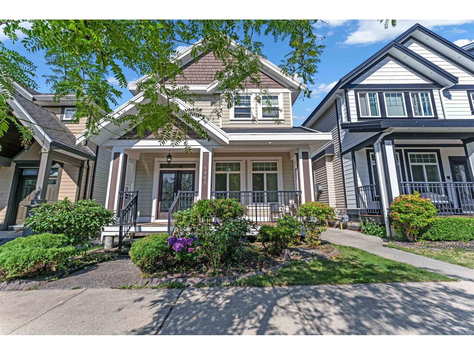 131 Street Unit 5865 #a, Surrey, BC V3X 0E4